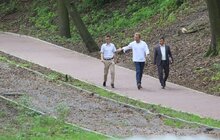 Фото 2: У Личаківському парку триває облаштування нового дитячого майданчика
