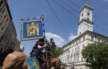 Фото 18: Центром Львова пройшла святкова театралізована хода