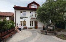 Фото 1: На вул. Шевченка, 270а відкрилась оновлена «Бібліотека сад»