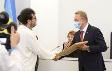 Фото 10: З нагоди Дня Державного Прапора депутати 1-го демократичного скликання отримали відзнаки від громади міста