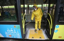 Фото 4: Усі тролейбуси, які виїжджають на рейси, миють і дезінфікують двічі на день — зранку і ввечері