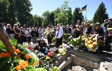 Фото 7: У Львові попрощалися з письменником та дисидентом Ігорем Калинцем (фото/​відео)