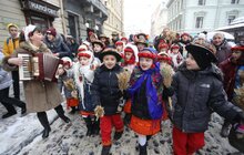 Фото 4: В переддень Різдва у Львові встановили Різдвяного Дідуха