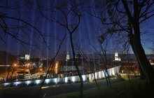 Фото 4: Промені світла і сотня запалених свічок: у Львові вшанували пам’ять Героїв Небесної Сотні