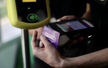 Фото 4: Від сьогодні проїзд на трьох міських маршрутах можна оплатити безготівково