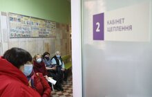 Фото 23: У Львові від Covid-19 уже вакцинують тих, хто забезпечує життєдіяльність міста