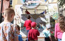 Фото 3: Ляльковий театр з нагоди Дня міста подарував глядачам виставу «Два леви»