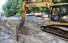 Фото 4: На вул. Просвіти триває капітальний ремонт дороги: демонтовано дорожнє покриття, проводиться заміна комунікацій