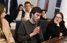 Фото 5: Європейські делегати, що приїхали на відкриття Молодіжної столиці у Львові, розпочали візит з покладання квітів молоді, що загинула через росію