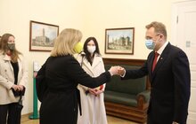Фото 2: Американський дім, носії мови у львівських школах, залучення американських інвестицій: про що говорили Андрій Садовий та Крістіна Квін