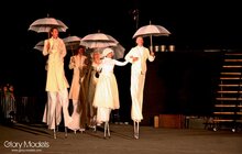 Фото 63: Відкриття фестивалю «Золотий лев» вуличною виставою «Вишневий сад» за п'єсою А. П. Чехова