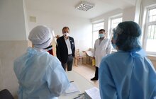 Фото 9: Андрій Садовий оглянув проведені ремонти та майбутні нові кабінети в 4-тій міській поліклініці Львова