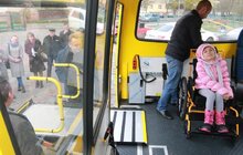 Фото 6: Місто придбало спеціалізований автобус для перевезення дітей з особливими потребами центру «Джерело»