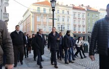 Фото 6: Дональд Туск розпочав візит до Львова з відвідин Ратуші