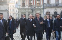 Фото 14: Дональд Туск розпочав візит до Львова з відвідин Ратуші