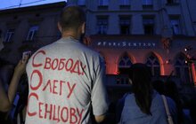 Фото 1: На фасаді театру Курбаса показали відеомапінг