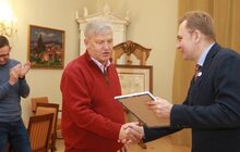 Фото 2: Міський голова нагородив переможців конкурсу «Найкраща новорічна вітрина»