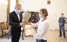 Фото 6: Мер Львова нагородив працівників Ботанічного саду та музеїв на базі Львівського університету за сумлінну працю