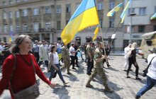 Фото 11: На пр. Свободи відбулося урочисте проходження з нагоди Дня Героїв