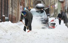 Фото 25: Працівники Львівської мерії долучились до прибирання міста від снігу