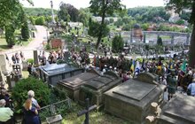 Фото 24: Пластуна-сеньйора Олеся Криськіва поховали на Личакові в родинному гробівці (поле № 52)