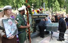 Фото 27: Пластуна-сеньйора Олеся Криськіва поховали на Личакові в родинному гробівці (поле № 52)