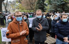 Фото 12: «Жодного нерозумного рішення місто приймати не буде», — мер Львова під час акції проти карантину «вихідного дня»