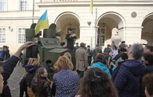 Фото 9: У Львові просто неба провели масовий урок історії з нагоди 100-річчя ЗУНР