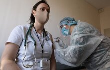 Фото 9: Сьогодні в лікарні швидкої допомоги Львова вакцинують від COVID 80 медиків