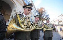 Фото 18: На пл. Ринок виступив військовий оркестр Національної академії сухопутних військ
