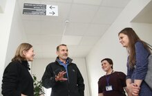 Фото 3: Мер Львова та Повірений в Справах Австралії відвідали урок англійської в Центрі надання допомоги учасника бойових дій