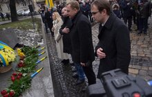 Фото 7: З нагоди 80-річчя від дня народження В. Чорновола до пам’ятника поклали квіти