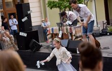 Фото 16: Сьогодні локацію «Музика на Курбаса» «запалювала» фольктроніка від гурту «LIRWAK»