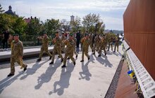 Фото 7: Національний стяг на Меморіалі Героїв Небесної Сотні цього тижня підняли прикордонники