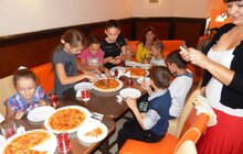 Фото 12: З нагоди Дня Батька, діти з потребуючих і сімей учасників АТО вчились мистецтву кулінарії
