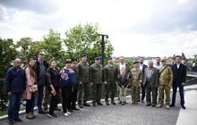 Фото 16: Віталій Марків підняв національний стяг на Меморіалі Героїв Небесної Сотні