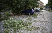 Фото 19: Аварійні бригади оперативно ліквідовують наслідки негоди в місті