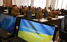 Фото 1: У Львові 29 нацгвардійців посмертно нагородили «Почесним знаком Святого Юрія» за оборону України (фото)