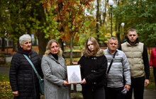 Фото 8: У Львові стартувала осіння акція «Подаруй місту дерево»: на честь полеглого захисника висадили дуб
