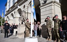 Фото 6: День українського прапора на Чорному морі: в центрі Львова замайорів Військово-Морський Прапор ЗСУ (відео)