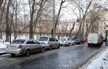Фото 22: У Львові закликають водіїв не паркувати автомобілі у не відведених для цього місцях