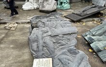 Фото 6: У Львові демонтували два об’єкти радянського періоду: їх перенесли у музей «Територія терору»