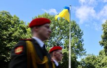 Фото 6: Львів відзначає День Конституції: у центрі міста урочисто підняли національний стяг