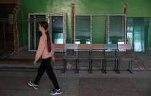 Фото 9: За шкільні парти повернулися учні ліцею, що найбільше постраждав від російських ракет (відео)