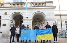 Фото 11: У День спротиву окупації Криму в центрі Львова підняли кримськотатарський прапор (відео)