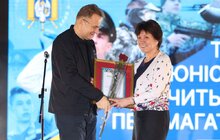 Фото 4: Мер Львова відзначив ліцеїстів та працівників ліцею імені Героїв Крут