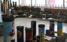 Фото 25: У Центрі Довженка відкрилась виставка розмальованих військових артефактів: відбудеться аукціон
