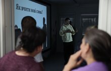Фото 7: Колишній мешканець «Маріяполіса» повернувся у модульне містечко, щоб викладати англійську за допомогою унікальної методики