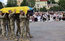 Фото 20: Сьогодні Львів попрощався із бойовою медикинею Іриною Цибух