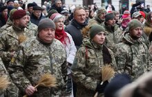 Фото 11: На площі Ангелів встановили головного різдвяного дідуха Львова (фото/відео)